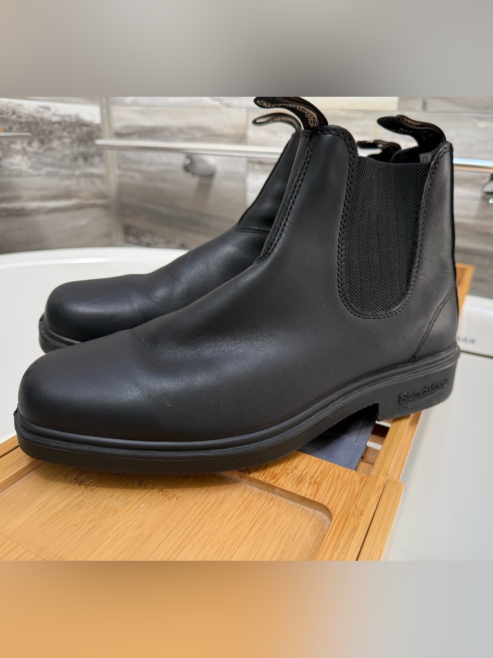 Blundstone Dress Chelsea Boots in black (AU size 8 = US W 11 or M 9)